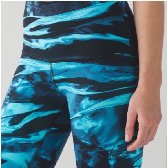 lululemon athletica Blue Patterned Leggings - Picture 7 of 16